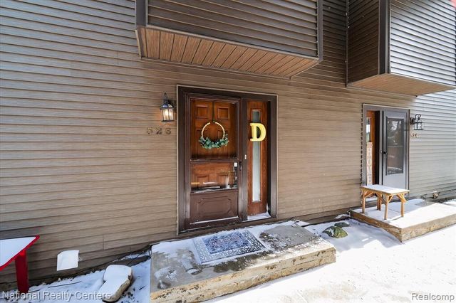 526 W Rockwell Street, Fenton, MI 48430