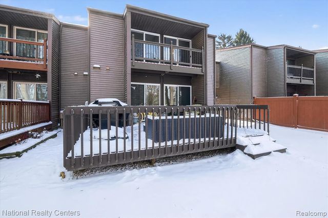 526 W Rockwell Street, Fenton, MI 48430