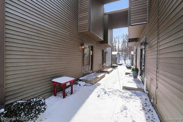 526 W Rockwell Street, Fenton, MI 48430