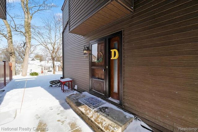 526 W Rockwell Street, Fenton, MI 48430