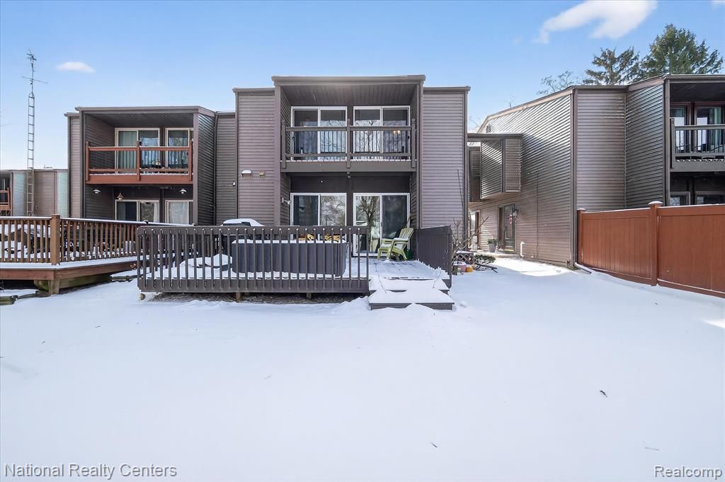 526 W Rockwell Street, Fenton, MI 48430