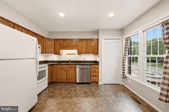6003 QUEENSTON ST, Springfield, VA 22152