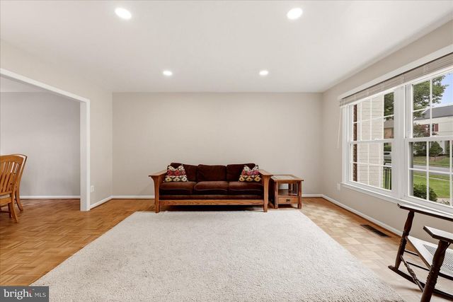 6003 QUEENSTON ST, Springfield, VA 22152