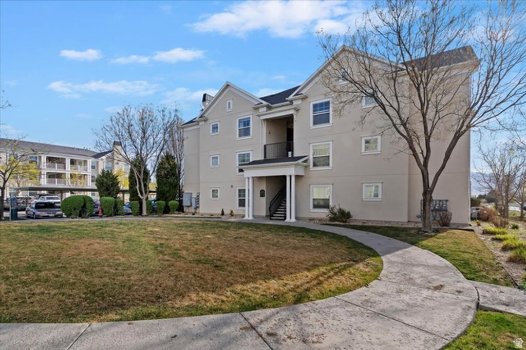 Image 1 of property listing at 11763 S CURRANT DR #101, South Jordan, UT 84009