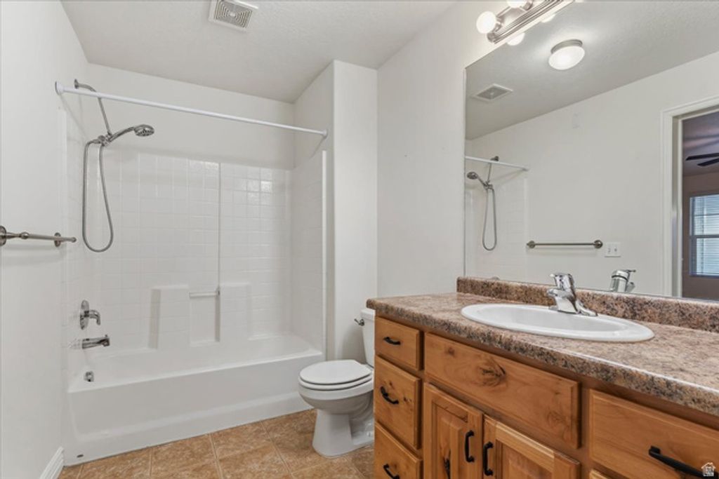 Image 13 of property listing at 11763 S CURRANT DR #101, South Jordan, UT 84009