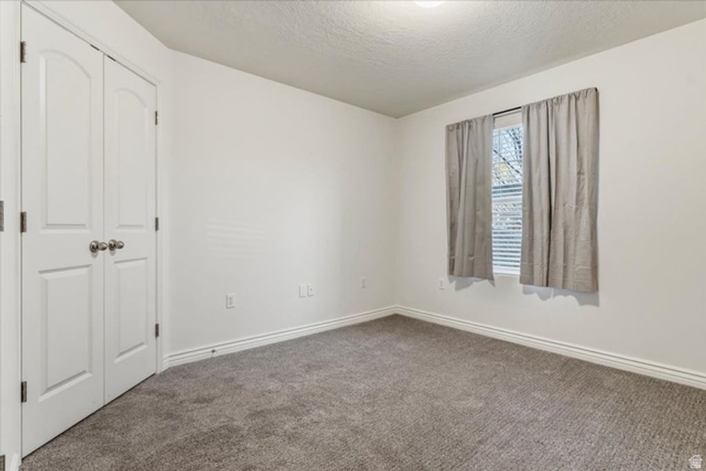 Image 15 of property listing at 11763 S CURRANT DR #101, South Jordan, UT 84009