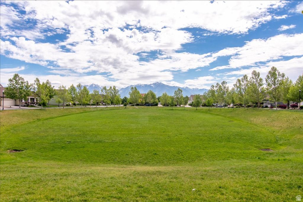 Image 22 of property listing at 11763 S CURRANT DR #101, South Jordan, UT 84009