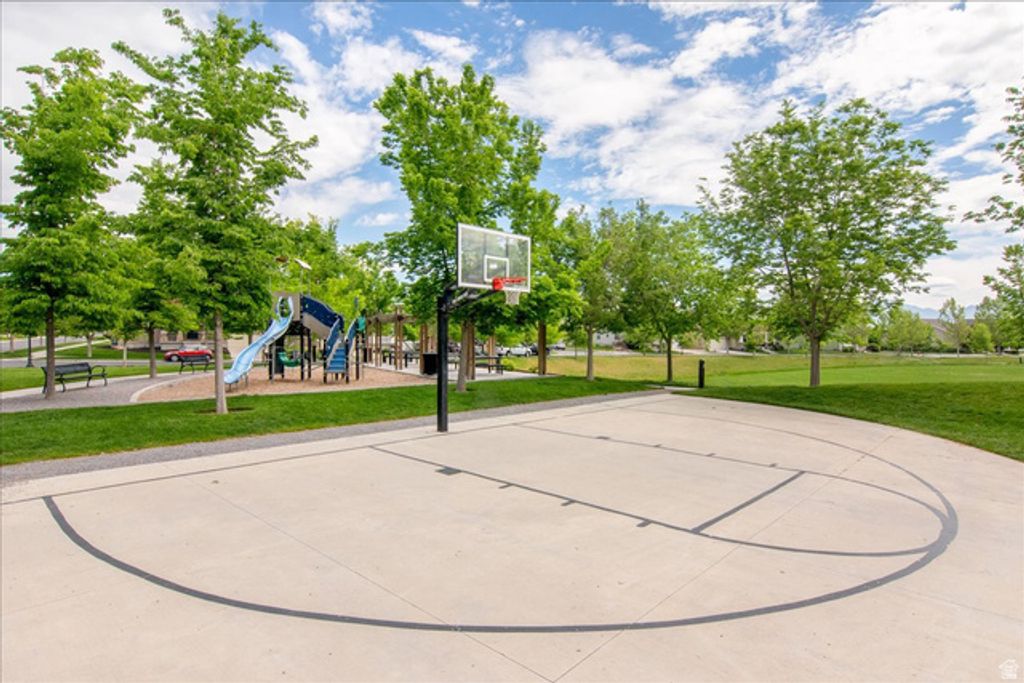 Image 23 of property listing at 11763 S CURRANT DR #101, South Jordan, UT 84009