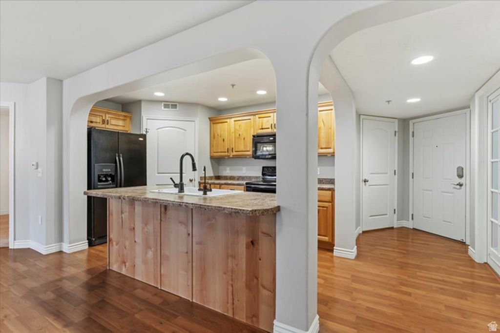 Image 4 of property listing at 11763 S CURRANT DR #101, South Jordan, UT 84009