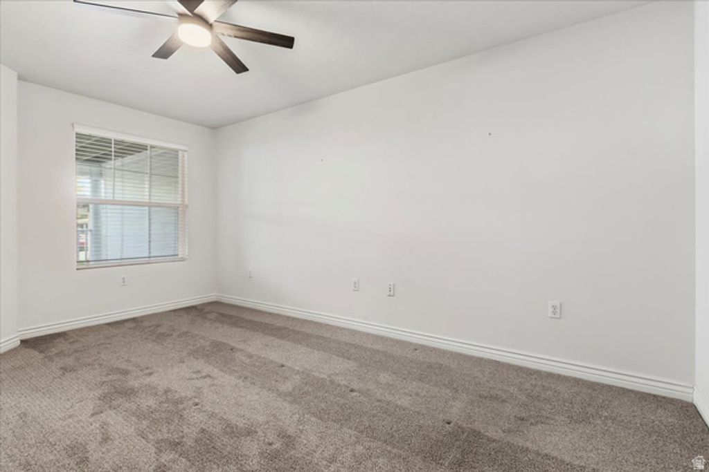 Image 10 of property listing at 11763 S CURRANT DR #101, South Jordan, UT 84009