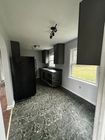 2508 Springhill DR, Roanoke, VA 24017