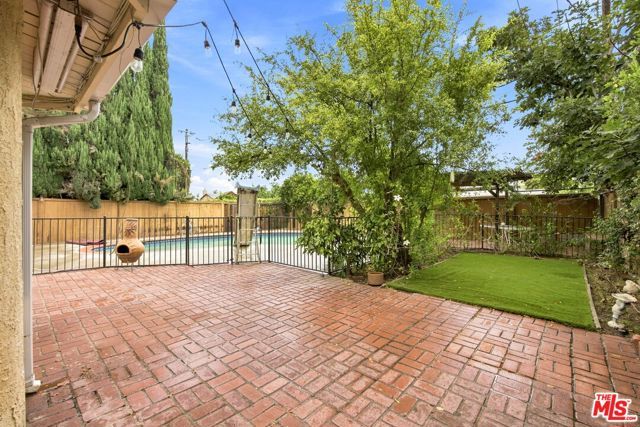 6848 Sylvia Avenue, Los Angeles, CA 91335
