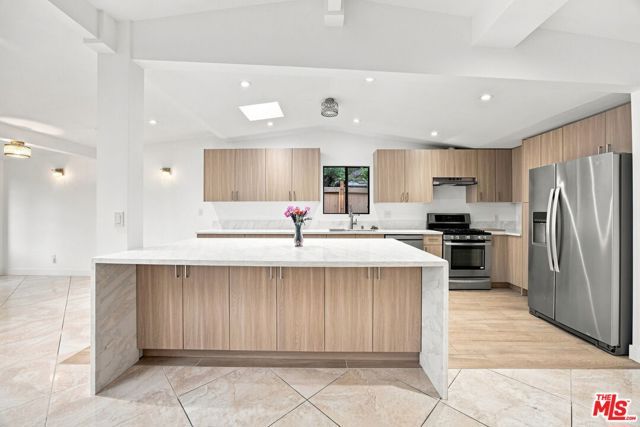 6848 Sylvia Avenue, Los Angeles, CA 91335