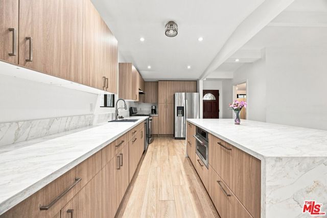 6848 Sylvia Avenue, Los Angeles, CA 91335