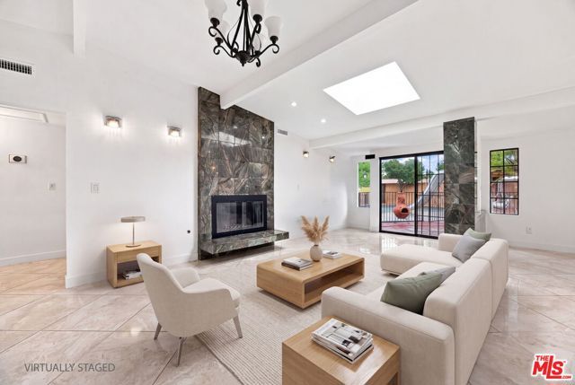 6848 Sylvia Avenue, Los Angeles, CA 91335