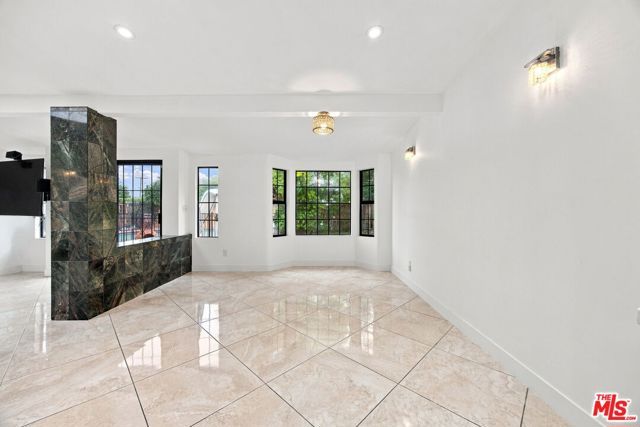 6848 Sylvia Avenue, Los Angeles, CA 91335