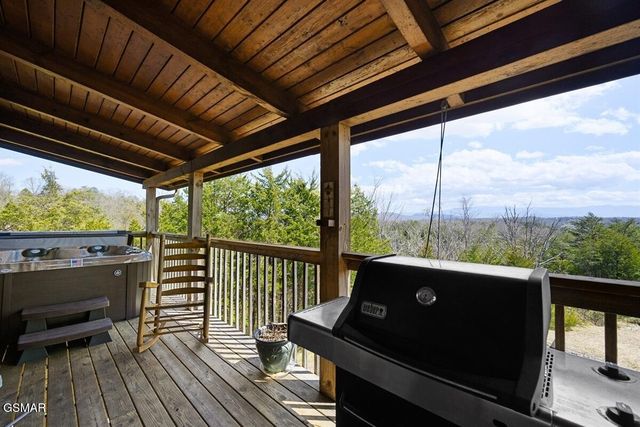 936 Buck Way, Sevierville, TN 37876