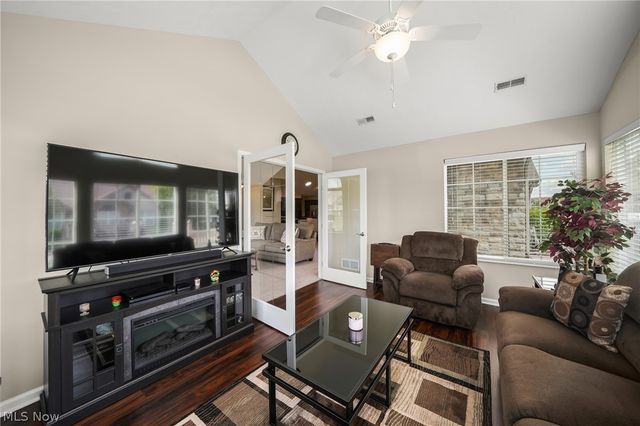 1930 Fairways Drive, Streetsboro, OH 44241