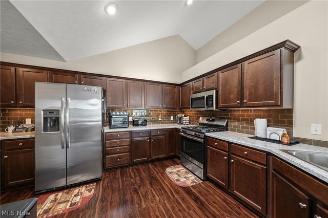 1930 Fairways Drive, Streetsboro, OH 44241