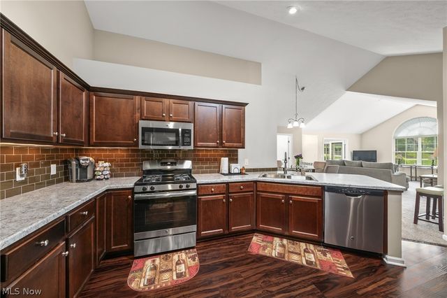 1930 Fairways Drive, Streetsboro, OH 44241