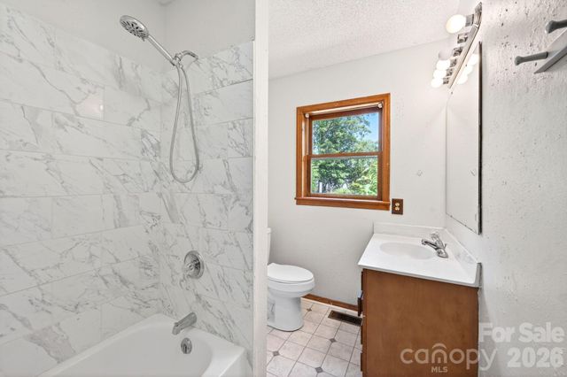 5 Johns Street, Asheville, NC 28806