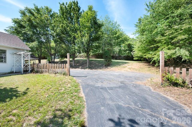 5 Johns Street, Asheville, NC 28806