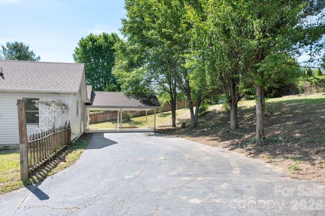 5 Johns Street, Asheville, NC 28806