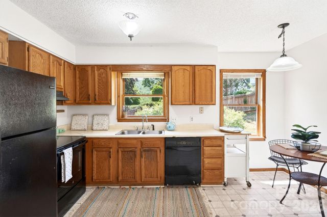 5 Johns Street, Asheville, NC 28806