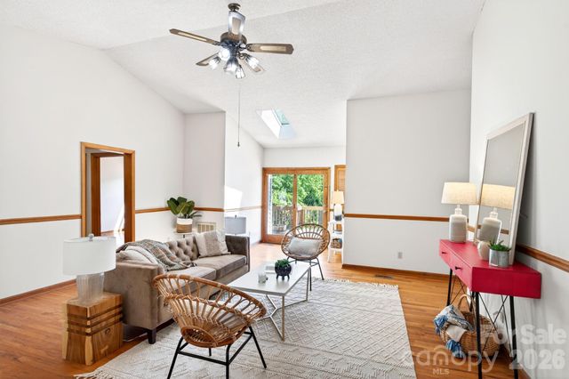 5 Johns Street, Asheville, NC 28806