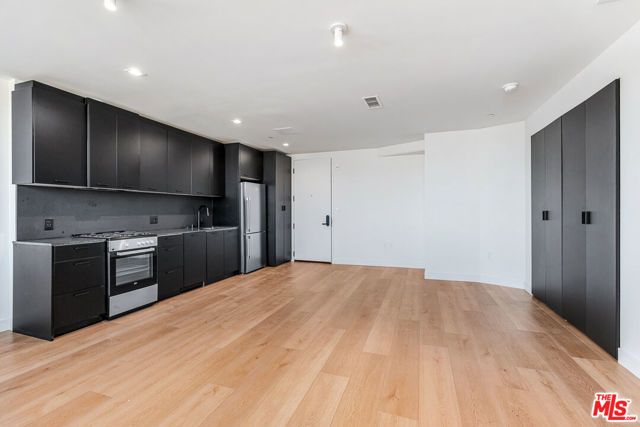 3688 Overland Avenue 201, Los Angeles, CA 90034