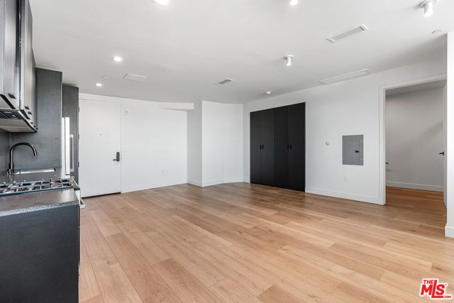 3688 Overland Avenue 201, Los Angeles, CA 90034