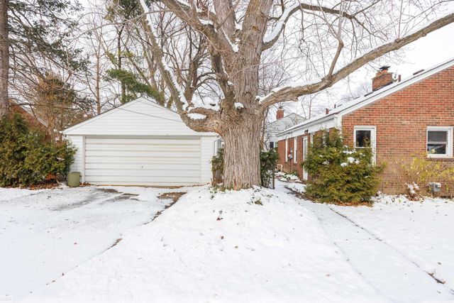 2403 Crooks Road, Royal Oak, MI 48073