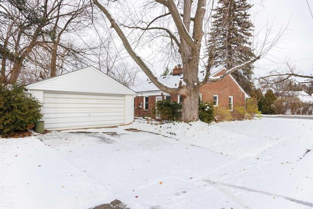 2403 Crooks Road, Royal Oak, MI 48073