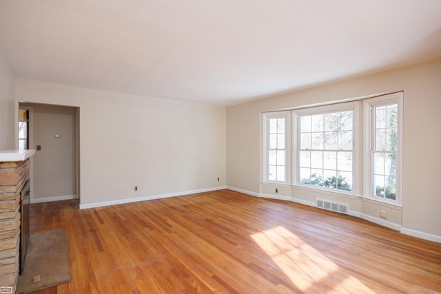 2403 Crooks Road, Royal Oak, MI 48073