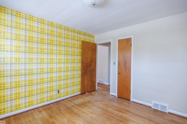 2403 Crooks Road, Royal Oak, MI 48073