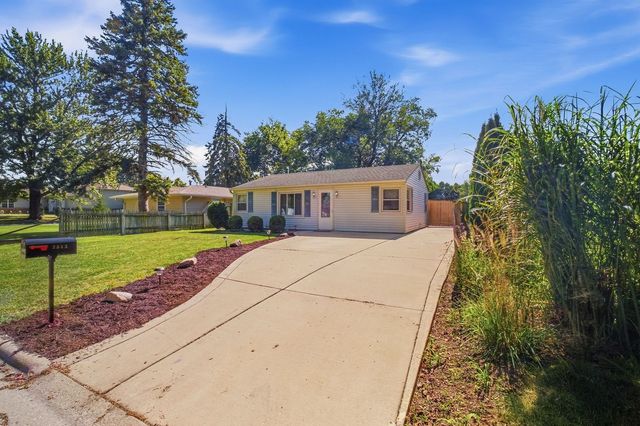 2353 Greengold Street, Crest Hill, IL 60403