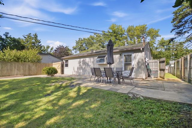 2353 Greengold Street, Crest Hill, IL 60403
