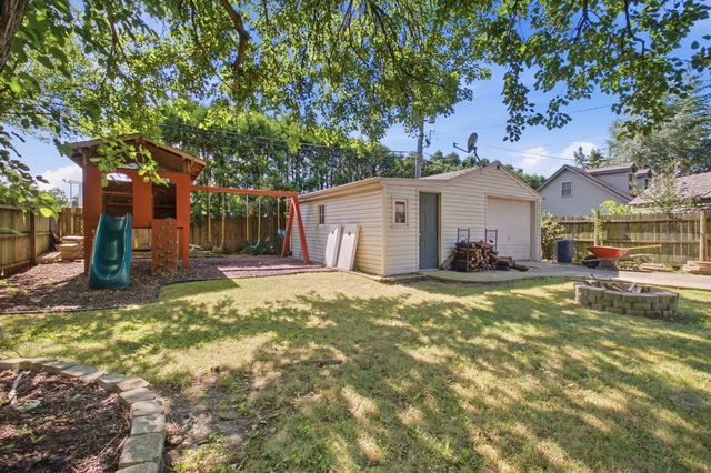 2353 Greengold Street, Crest Hill, IL 60403