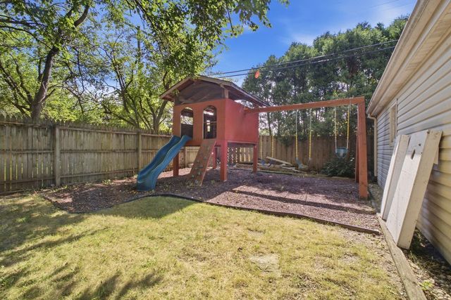 2353 Greengold Street, Crest Hill, IL 60403