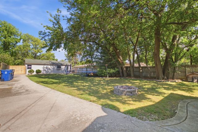 2353 Greengold Street, Crest Hill, IL 60403