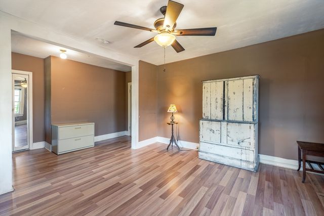 14 Holyoke St, Easthampton, MA 01027