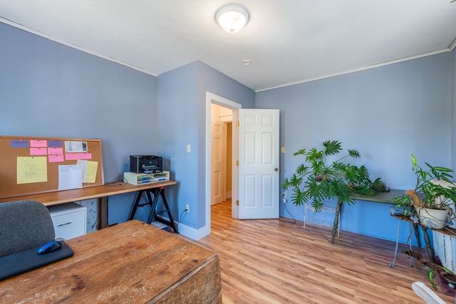 14 Holyoke St, Easthampton, MA 01027