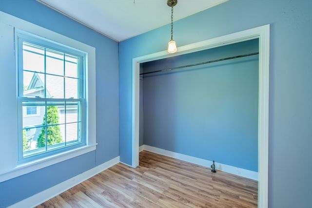 14 Holyoke St, Easthampton, MA 01027