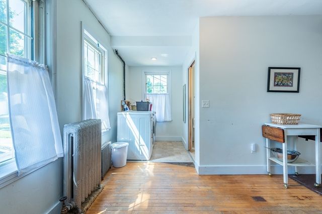 14 Holyoke St, Easthampton, MA 01027