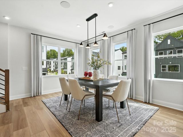 824 Flintside Lane, Charlotte, NC 28217