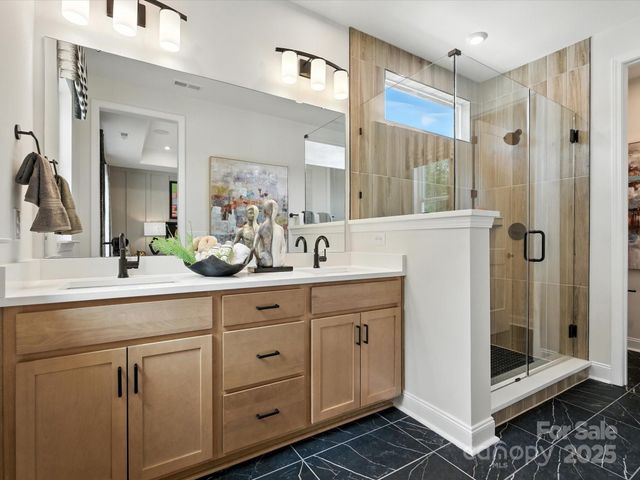 824 Flintside Lane, Charlotte, NC 28217