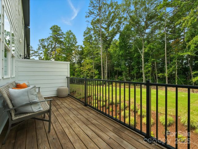 824 Flintside Lane, Charlotte, NC 28217