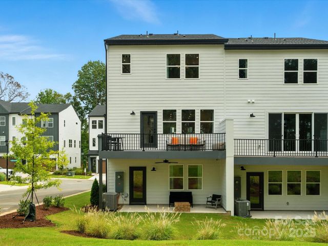 824 Flintside Lane, Charlotte, NC 28217