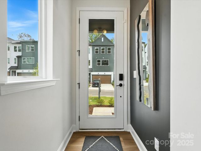 824 Flintside Lane, Charlotte, NC 28217