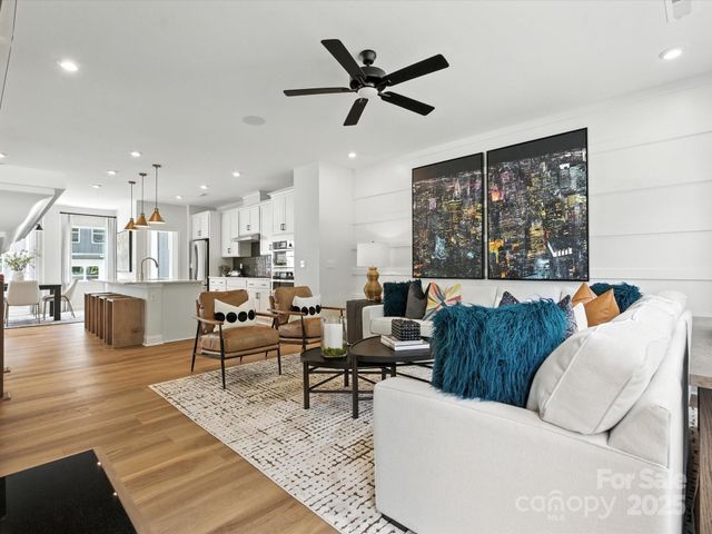 824 Flintside Lane, Charlotte, NC 28217